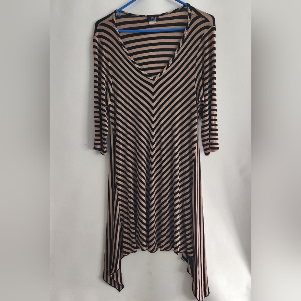 Jostar Women Shark Bite V-neck Striped Tan & Black Top Size XL 3/4 length sleeve